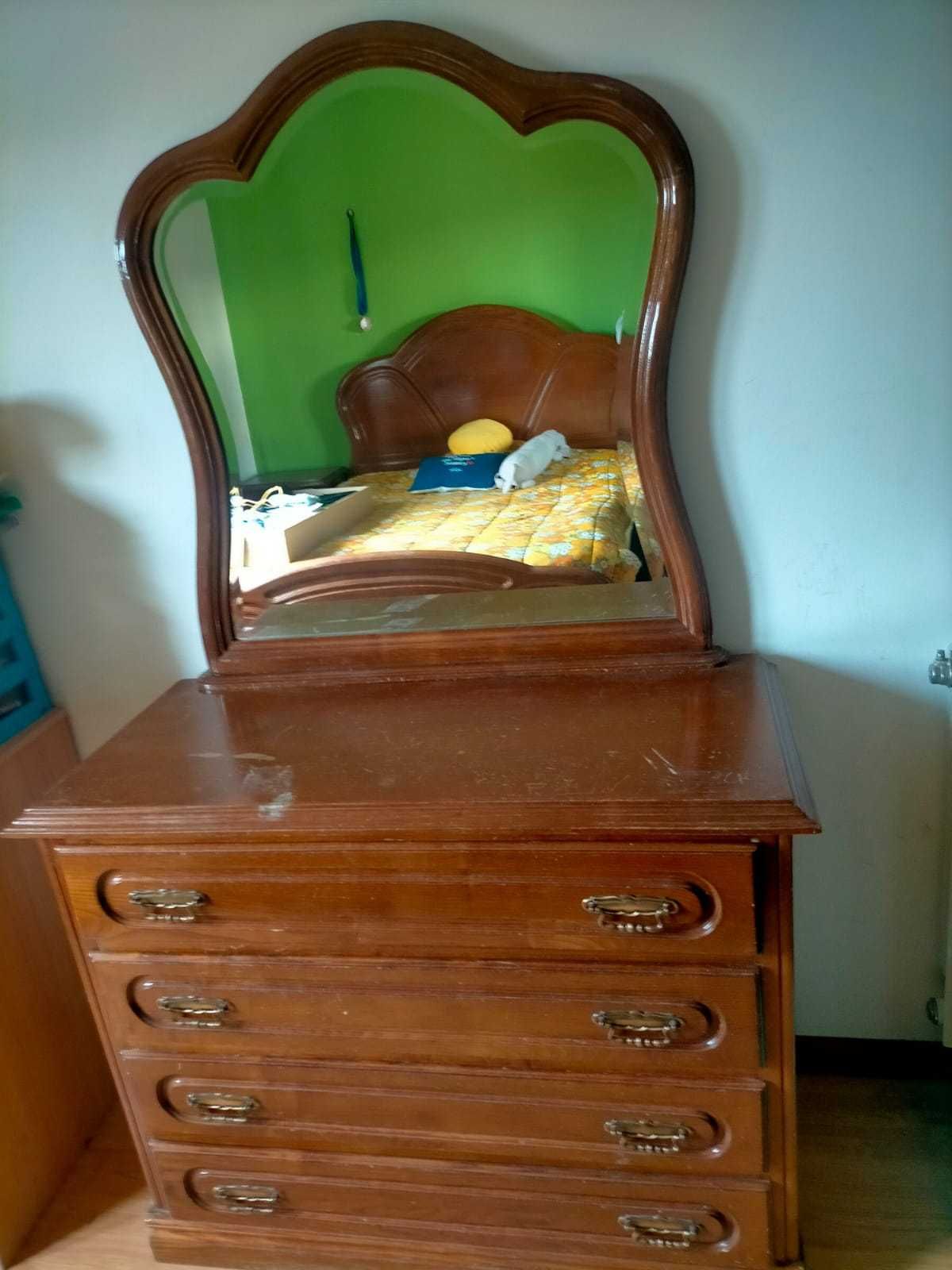Quarto de casal completo bom estado