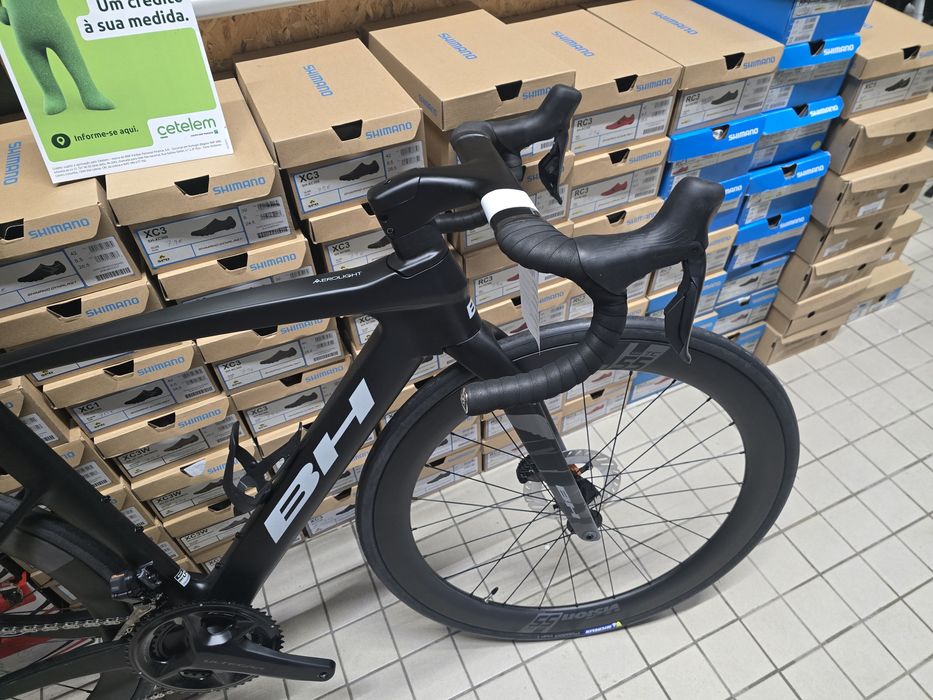 Bh aerolight ultegra di2 e rodas carbono