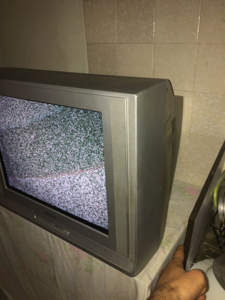 televisão a funcionar