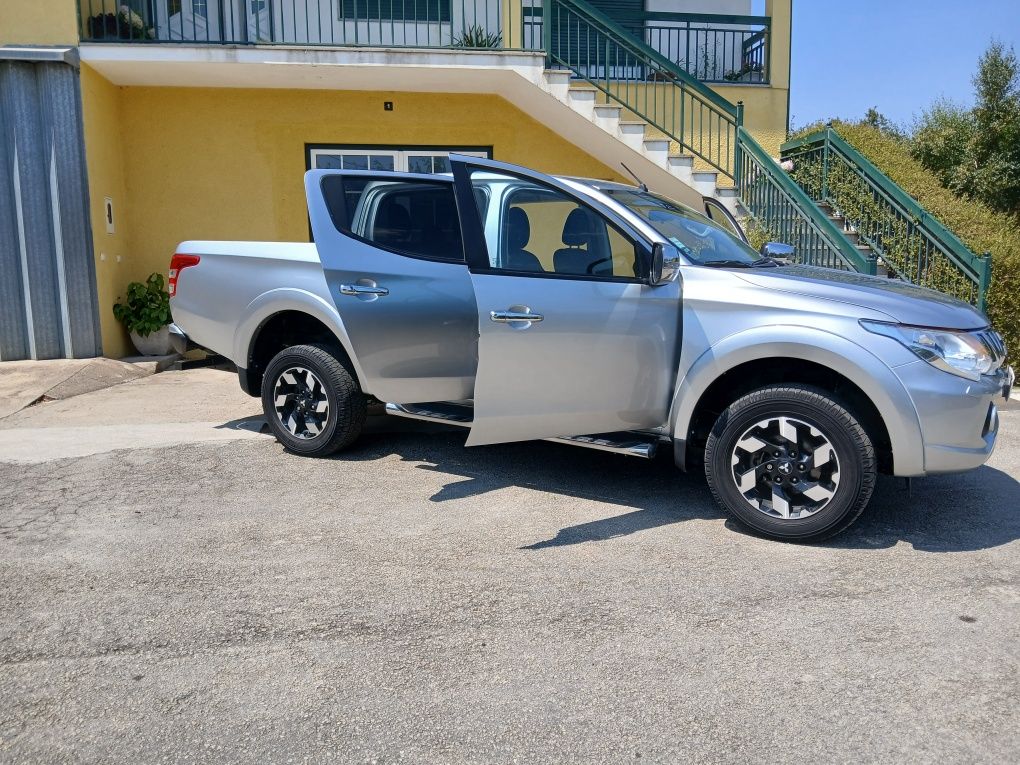 Mitsubishi strakar