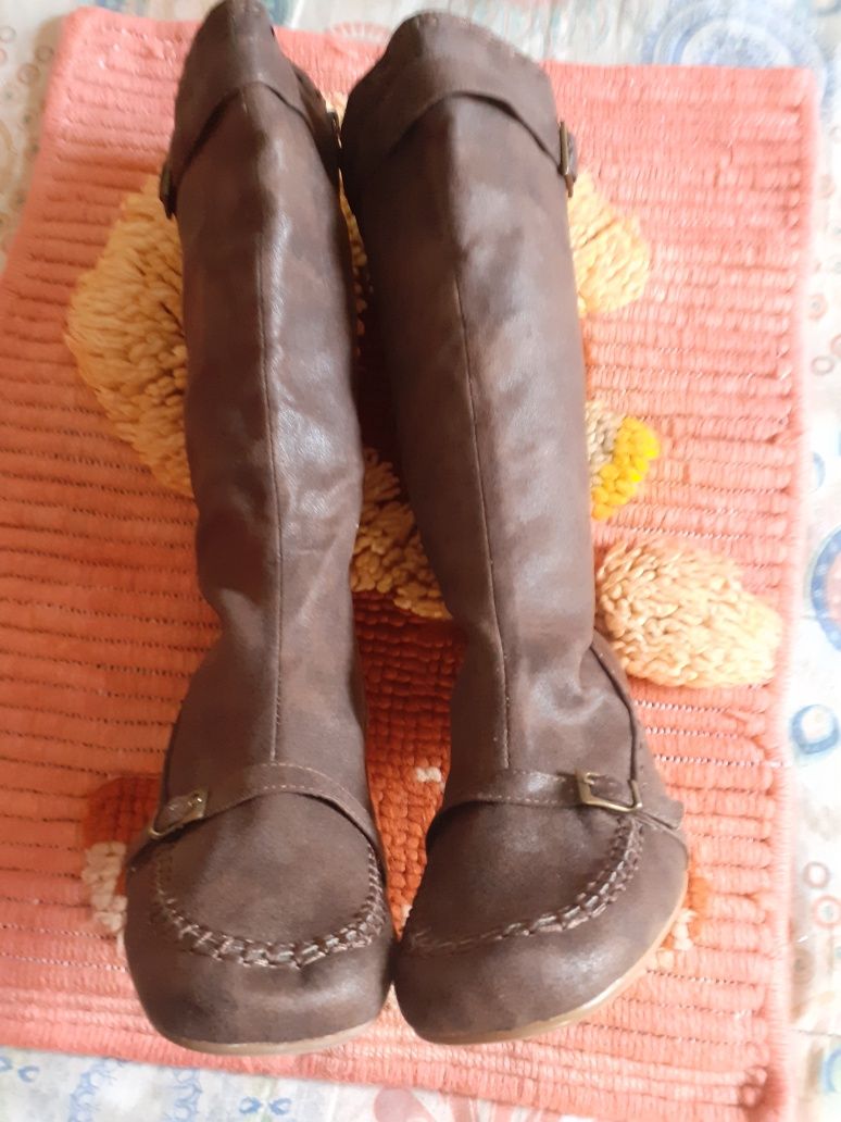 Botas Dorothy Perkins nr40 ( Novas) excelente qualidade.