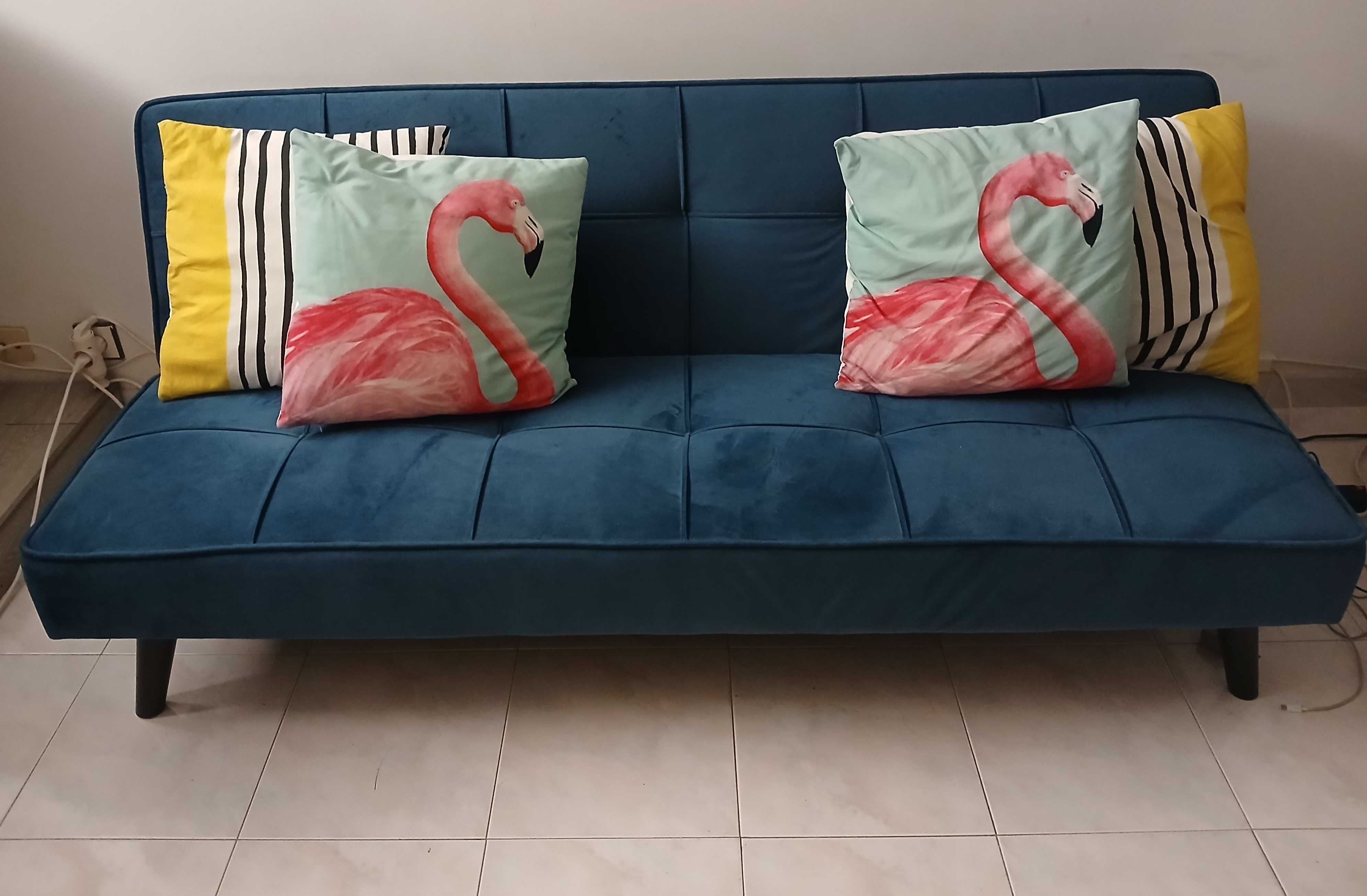 Sofá-cama como novo só 50 euros