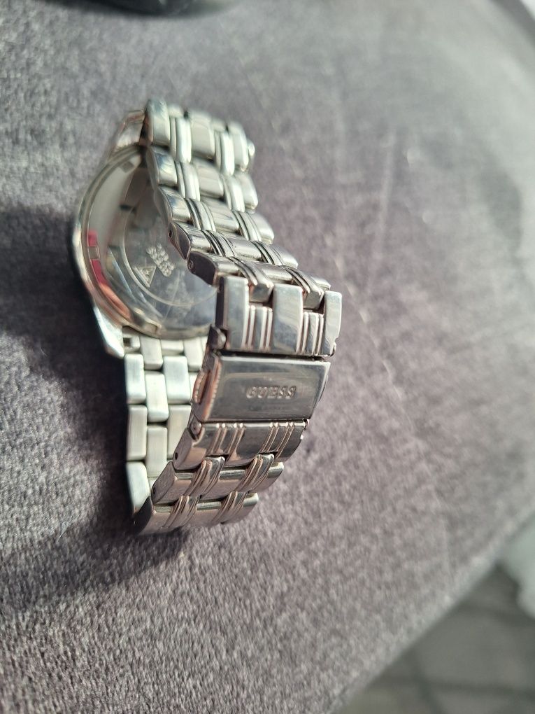 Zegarek Guess srebrny