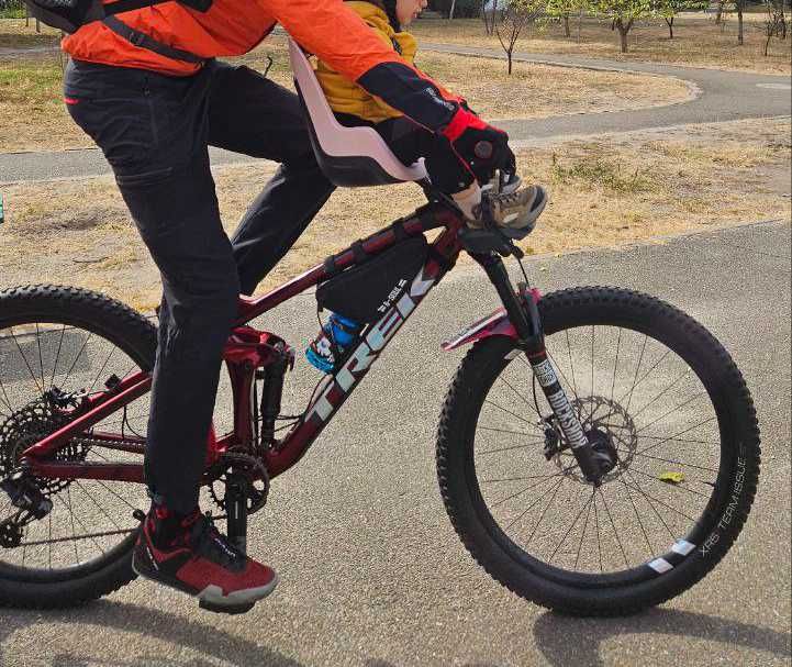 Нове велокрісло +винос з підйомом на кермо переднє дитяче Bobike Thule