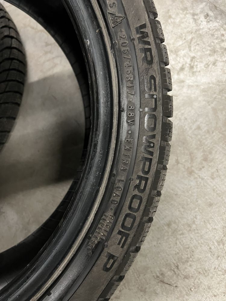 Opony Nokian WR Snowproof P 205/45/17