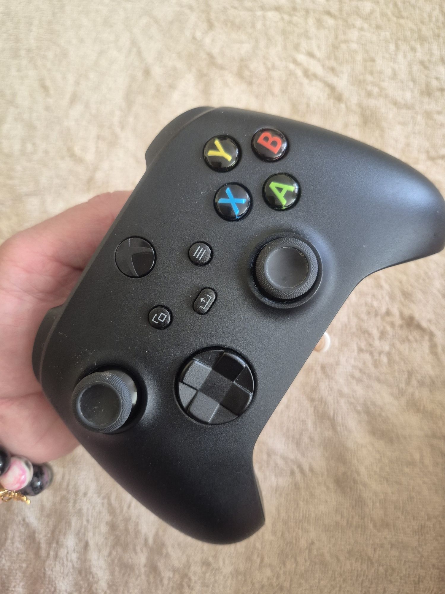 Pad do Xbox One SeriesX/S czarny oryginalny, model 1914 w pudelku