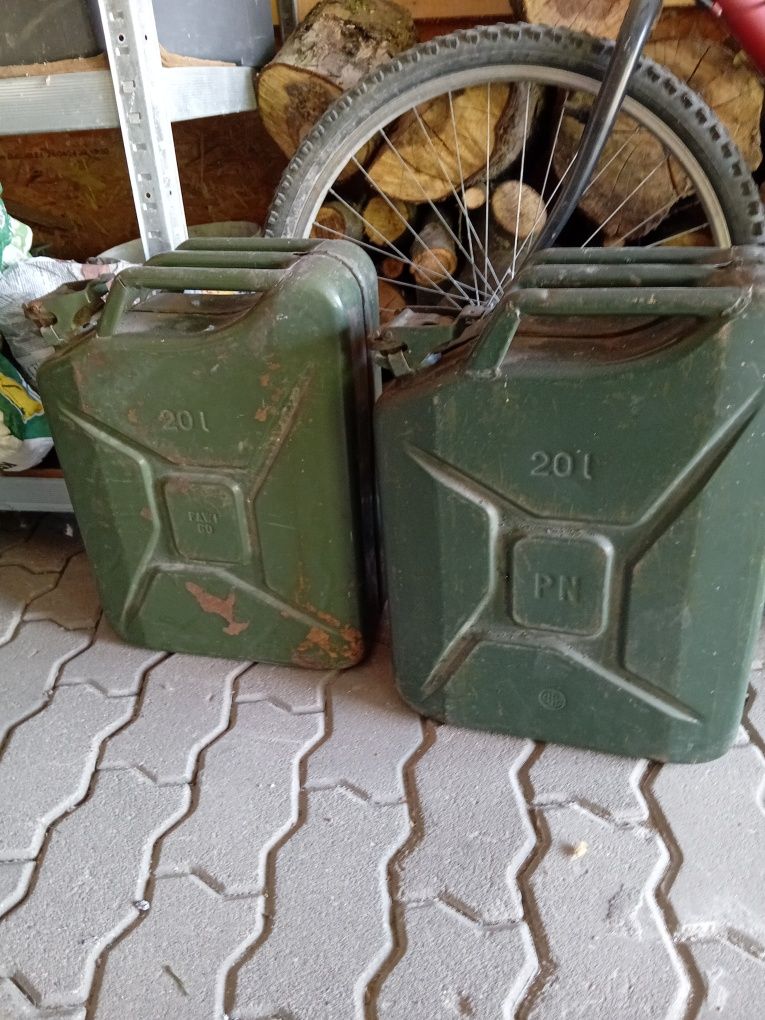 Karnister metalowy