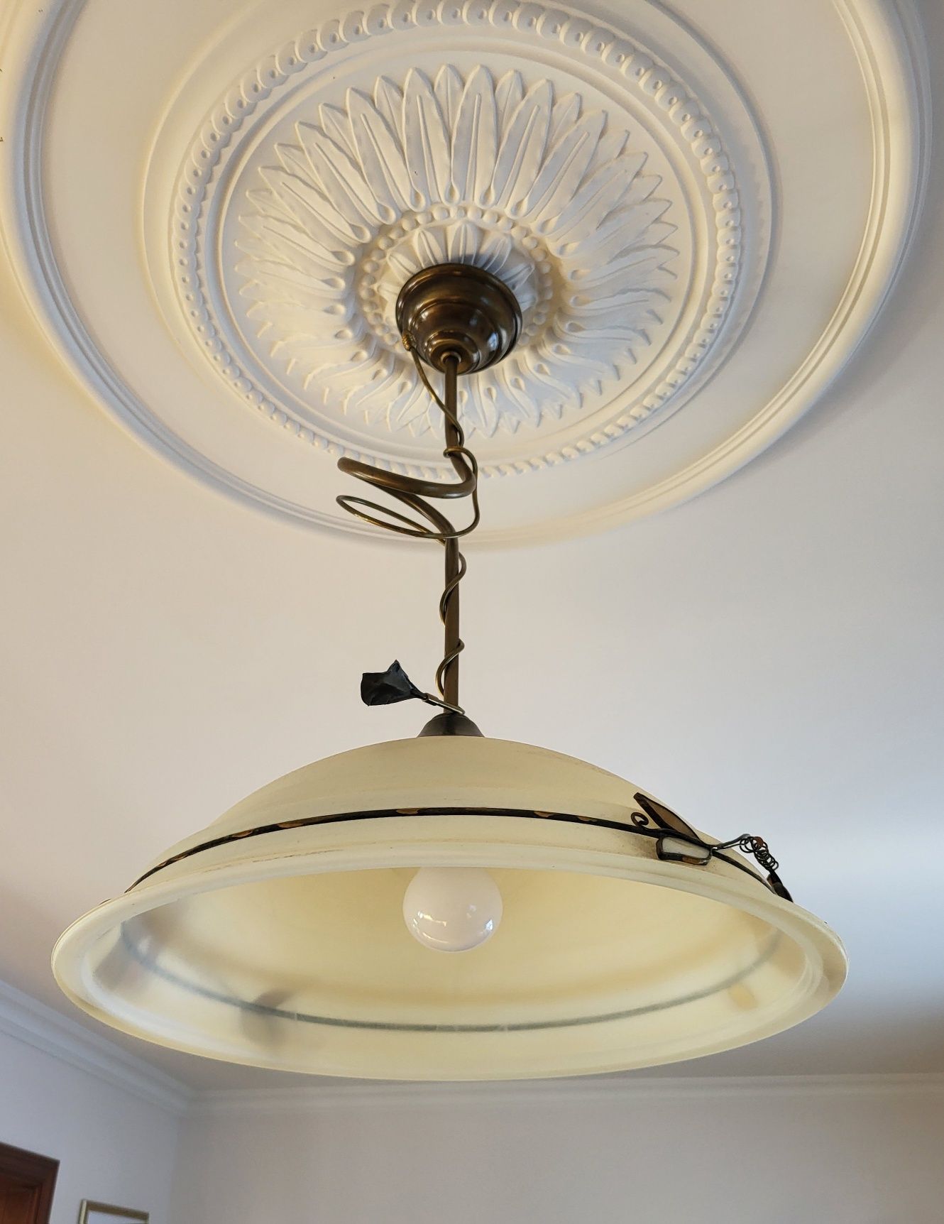 Lampa sufitowa wisząca klasyczna