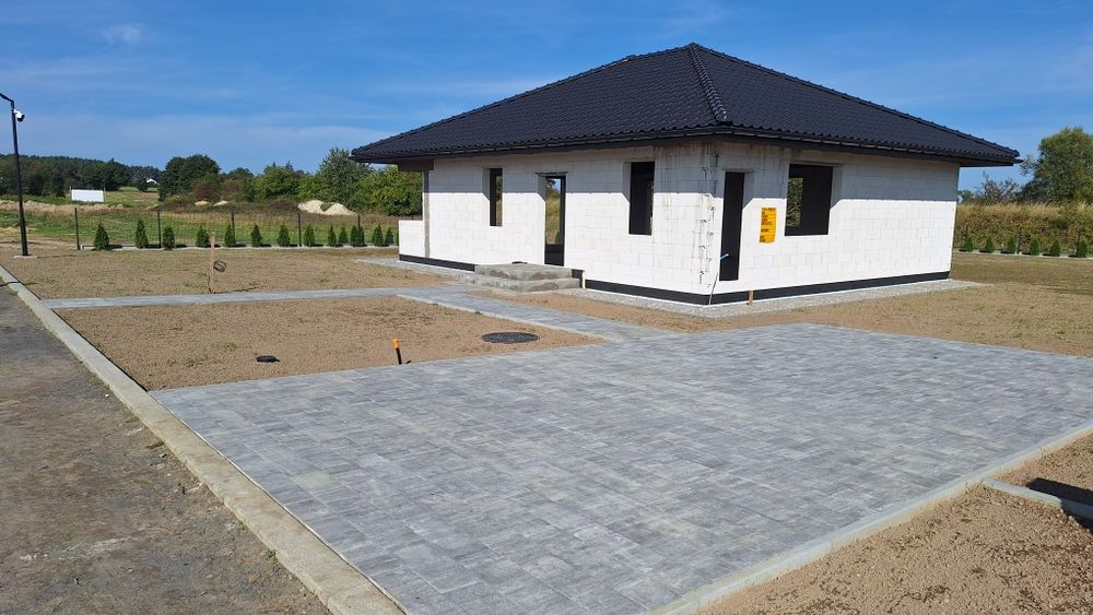 Nowy dom parterowy 105m2 na zamkniętym osiedlu. Woda, prąd, cctv