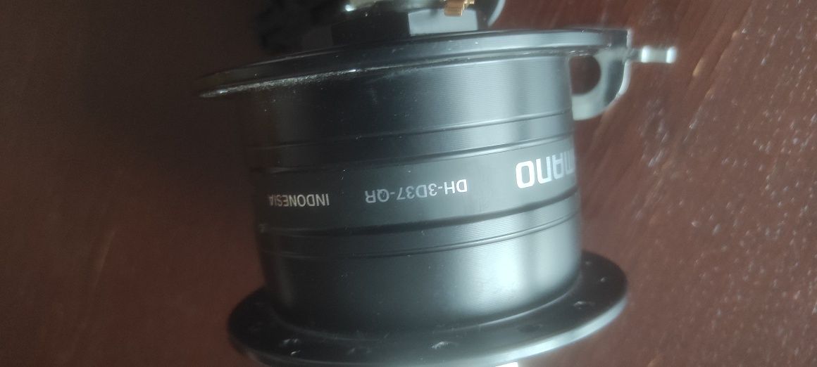 USZKODZONA Piasta  przednia z dynamem Shimano  DH-3D37-QR Centerlock 3