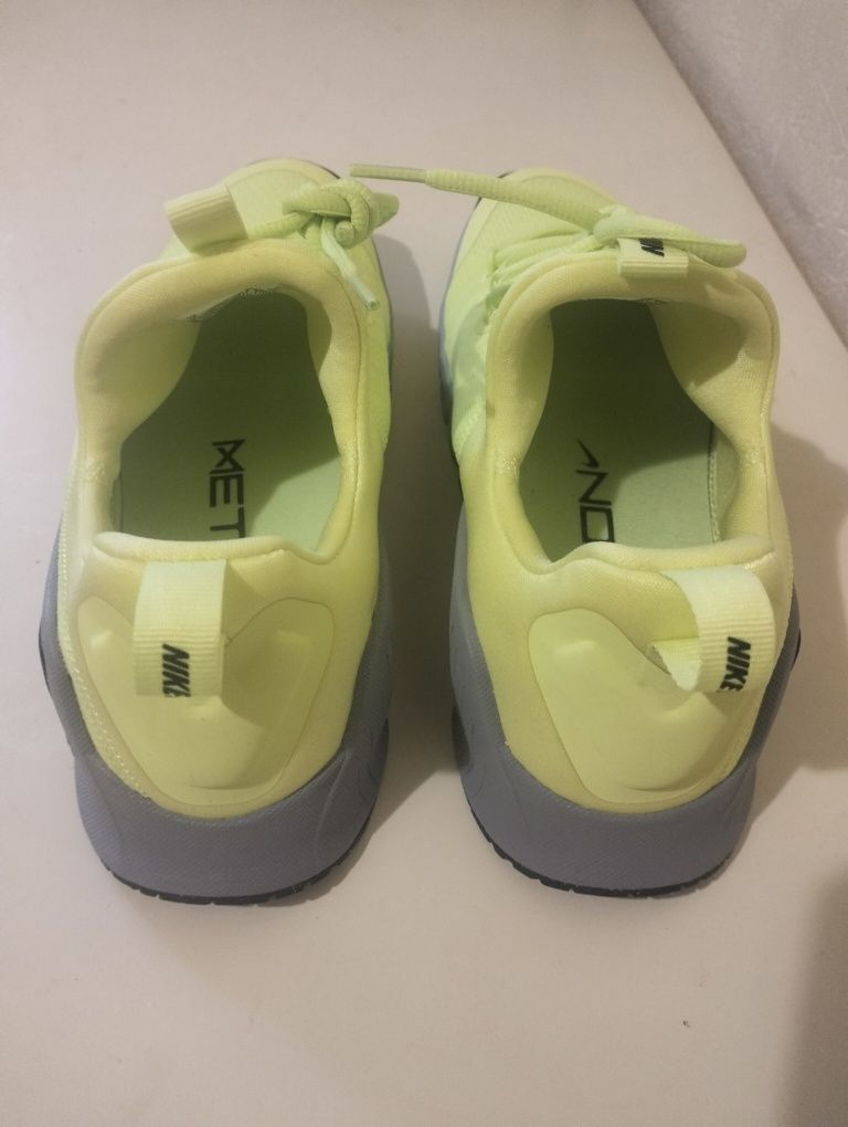 Кросівки  Nike Free Metcon 6