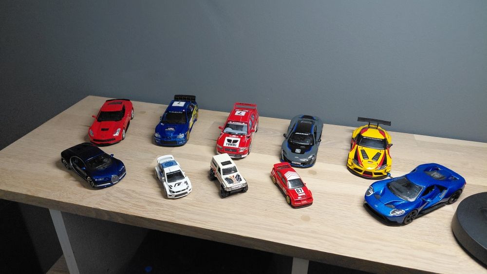 Modele samochodów auta samochodziki Subaru Supra Ford McLaren Corvette