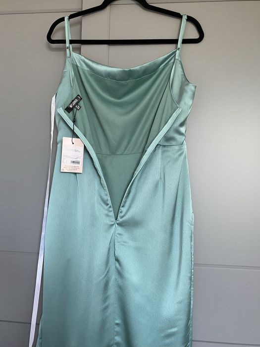 Nowa piękna zmysłowa sukienka Missguided