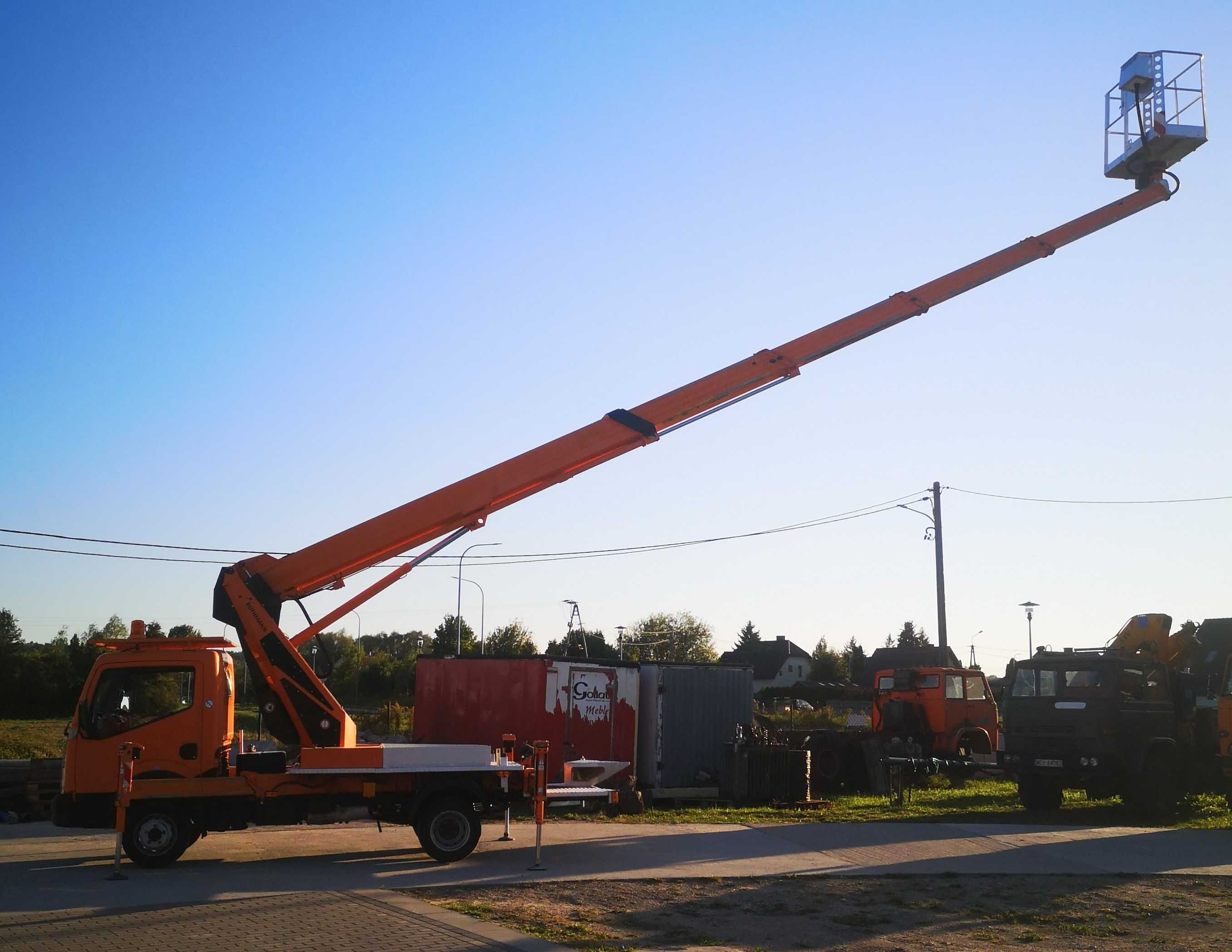 Podnośnik koszowy, Usługi, Wynajem podnośnika