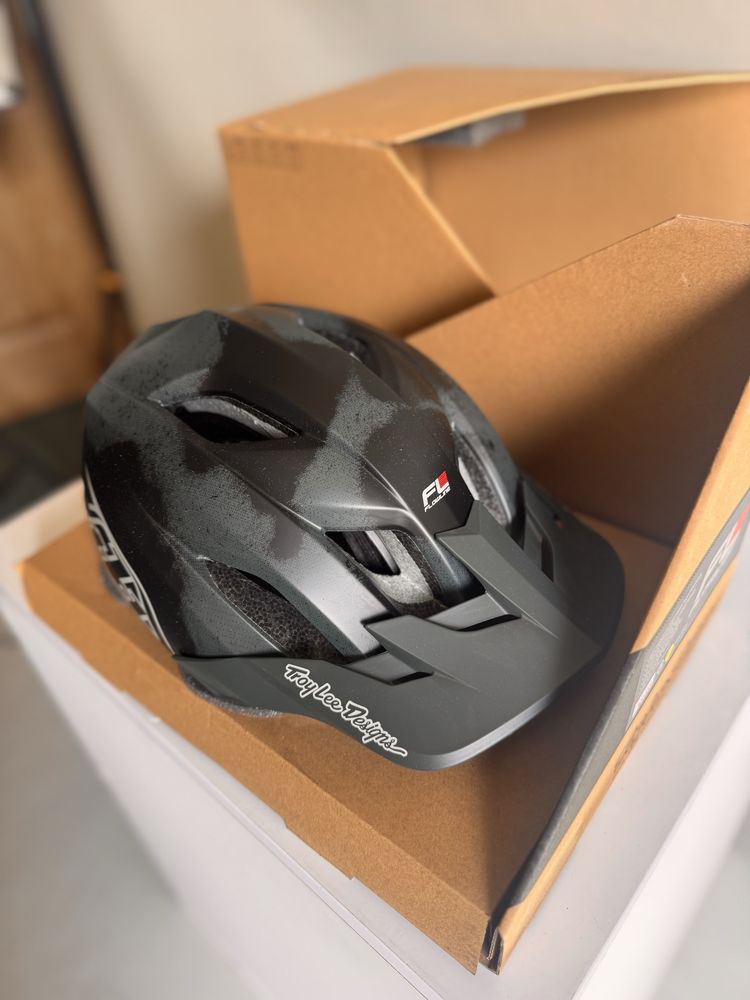 Вело шолом для велосипеда TLD Troy Flowline SE Helmet Badge Camo Gray