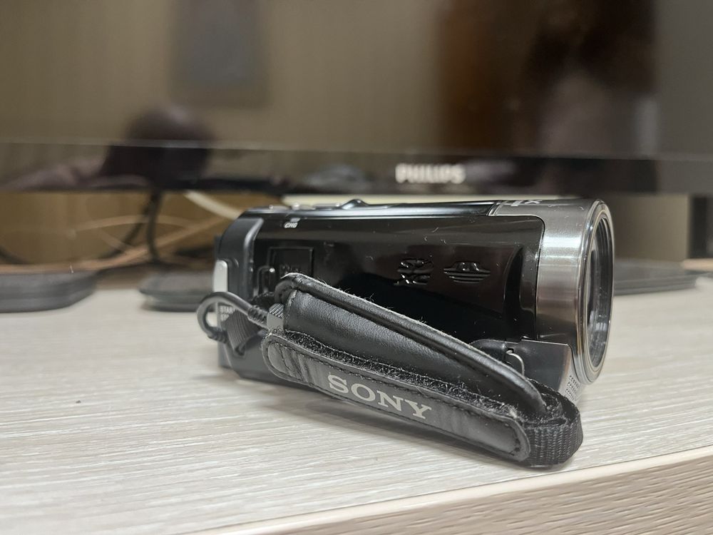 Видео, фото камера SONY HDR-CX130 Black