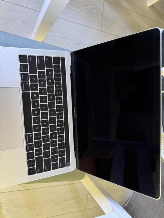 Apple MacBook Pro 13 2017 i5 16GB RAM 512SSD