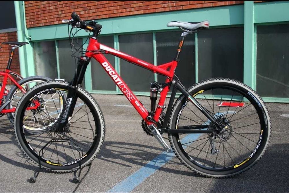 Bicicleta bianchi ducati corse