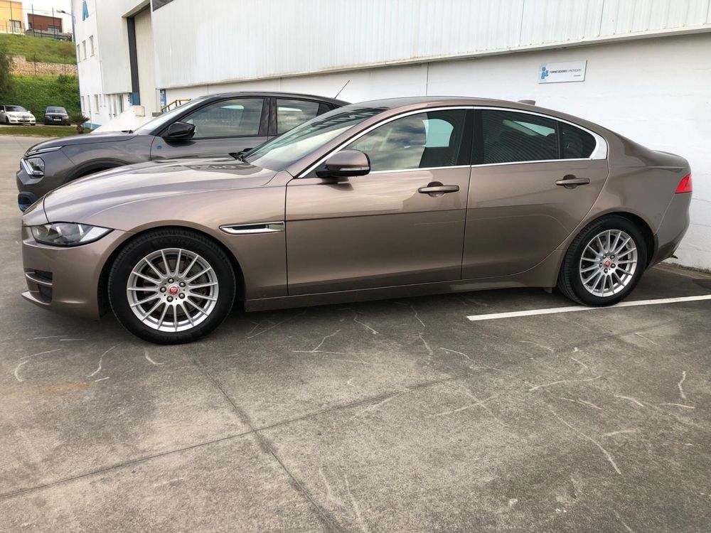 Jaguar XE 2.0 2016