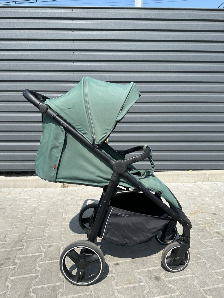 Прогулянкова коляска Carrello Bravo