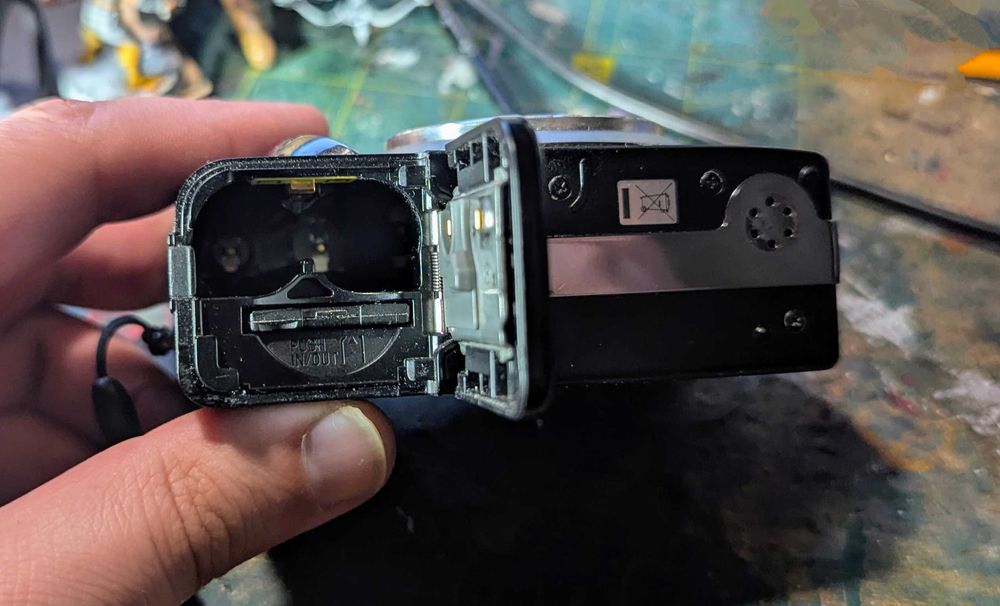 Цифровий фотоапарат SONY DSC-W15