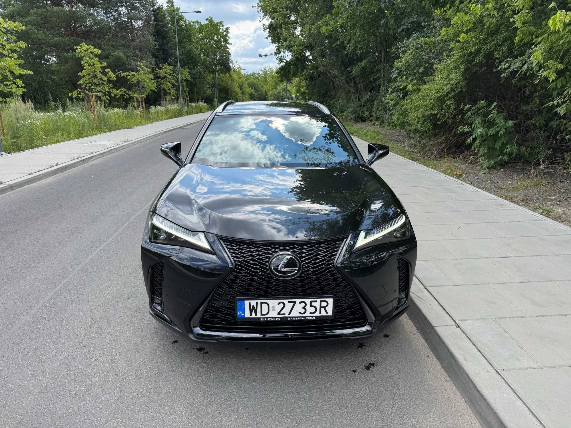Wynajem Lexus UX 2,0 Hybrid Dynamic Force 184 KM AWD. Wypożyczalnia