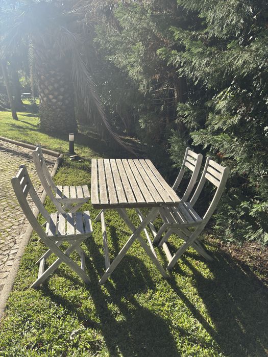 URGENTE para DESOCUPAR - 4 Cadeiras 1 Mesa