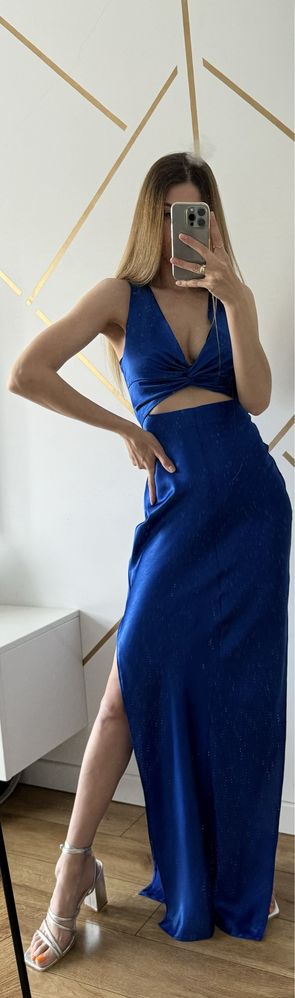 Niebieska szafirowa satynowa sukienka maxi rozcięcia XS S 34 36