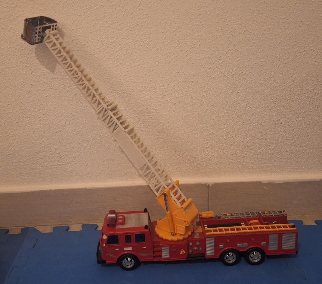 Brinquedo Camião Bombeiros com Escada