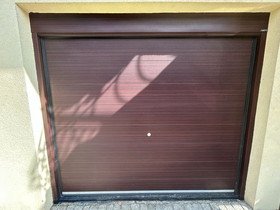 Brama garażowa segmentowa z napędem HATO