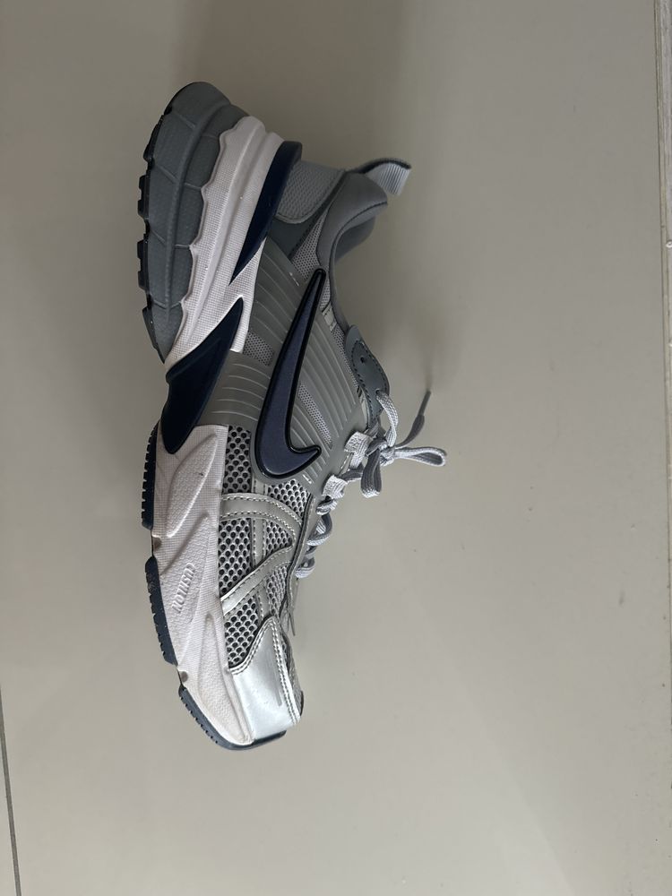 Trampki Nike V2K Run