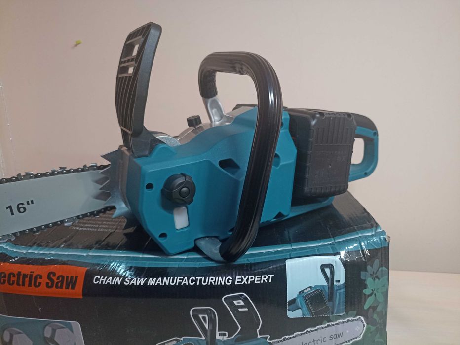 Акумуляторна пила Makita Duc 355 z
