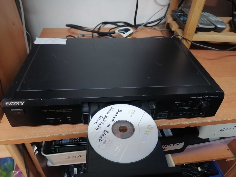 Odtwarzacz CD Sony CDP-XE220
