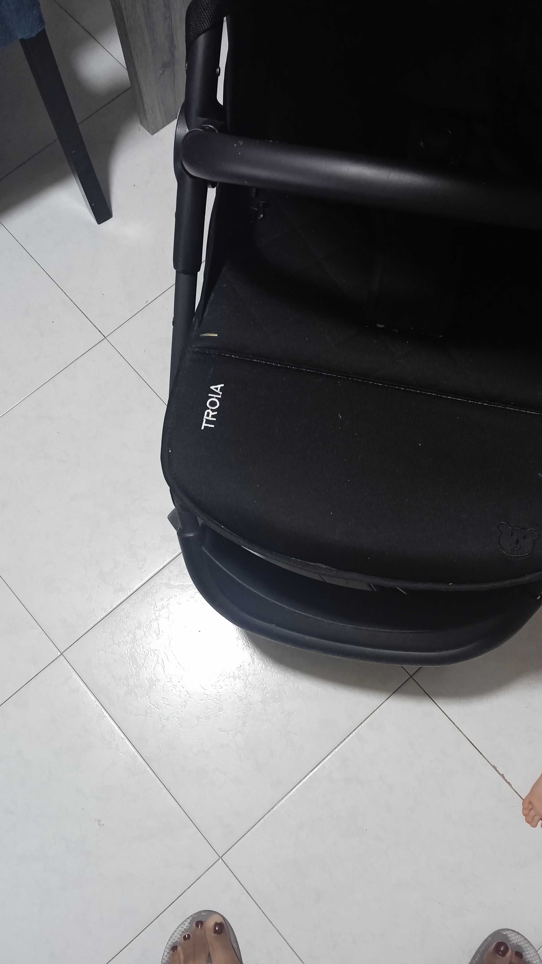 Vendo carrinho de bebé com ovo