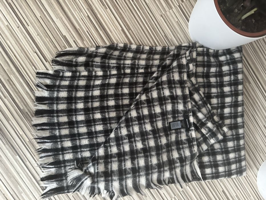 Szalik damski ,biało czarny