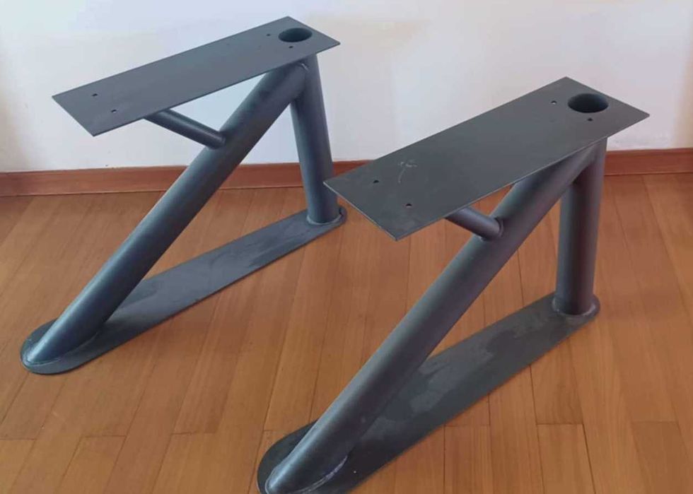 Estrutura metálica+madeira para equipamento técnico