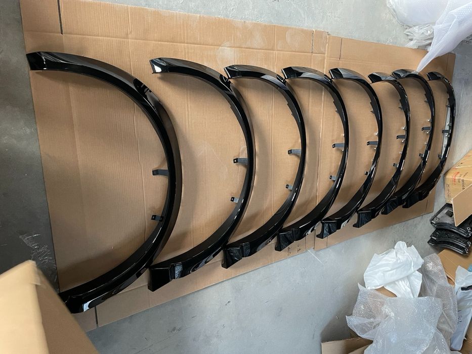 Nissan Ariya Накладки арок  , є інші запчастини