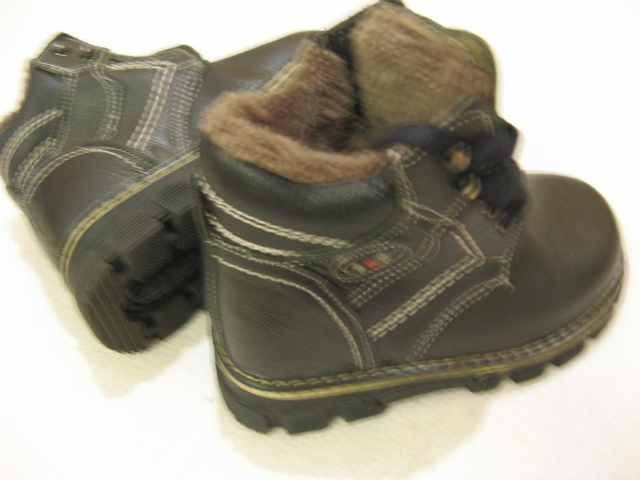 bardzo porządne buty dla dziecka na zimę - rozmiar 30/ 18 cm !!!