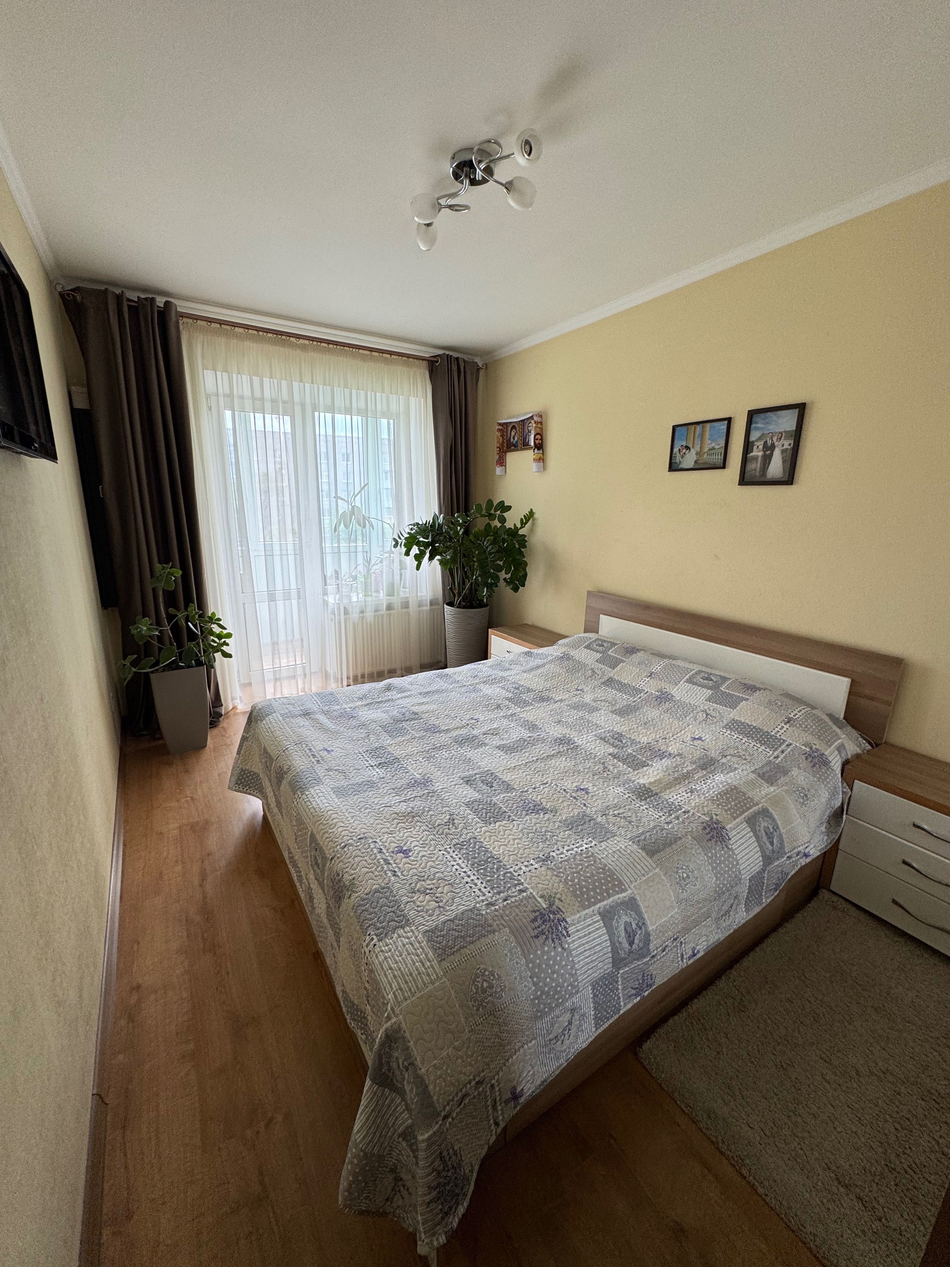 Продам трикімнатну квартиру