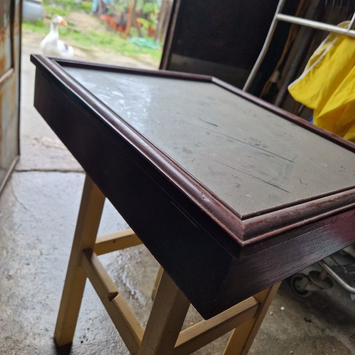 Vitrine antiga de madeira