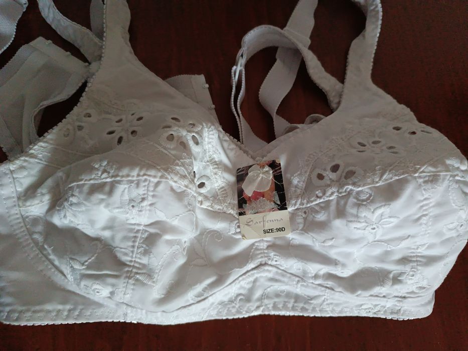 Бюстгальтер жіночій розмір Д без кісточок , частковох/б