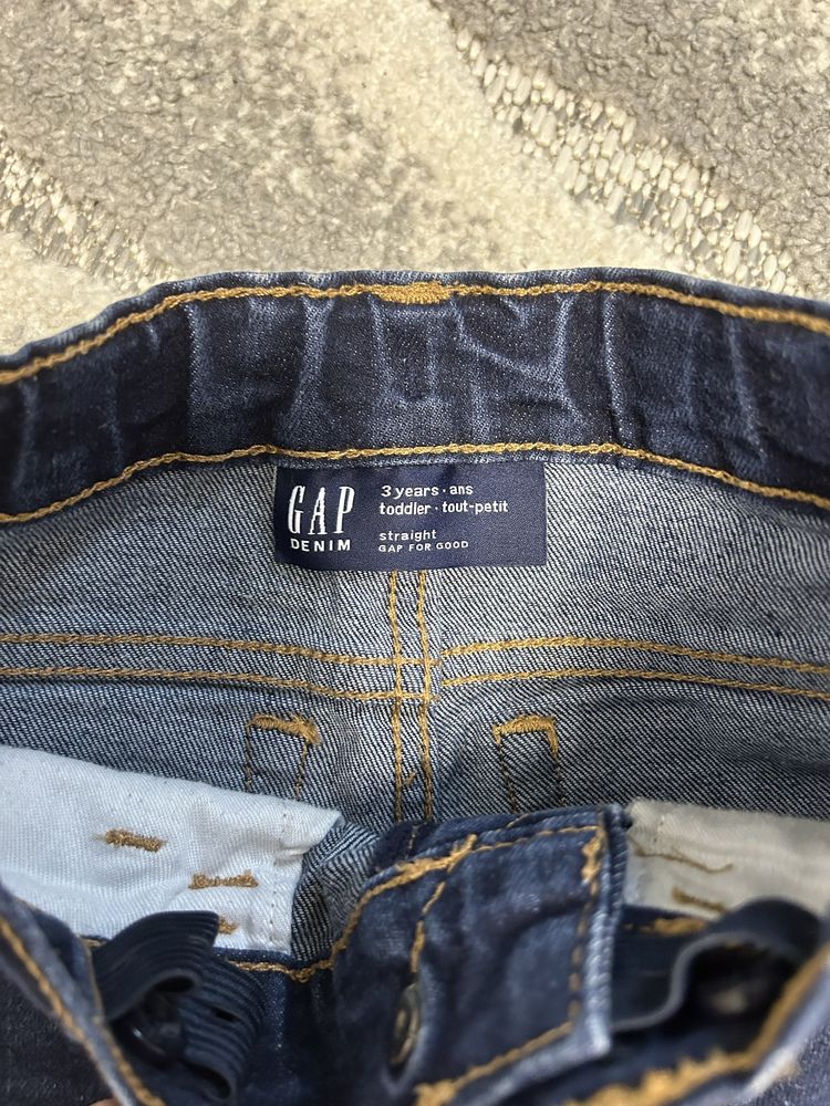 Джинси gap