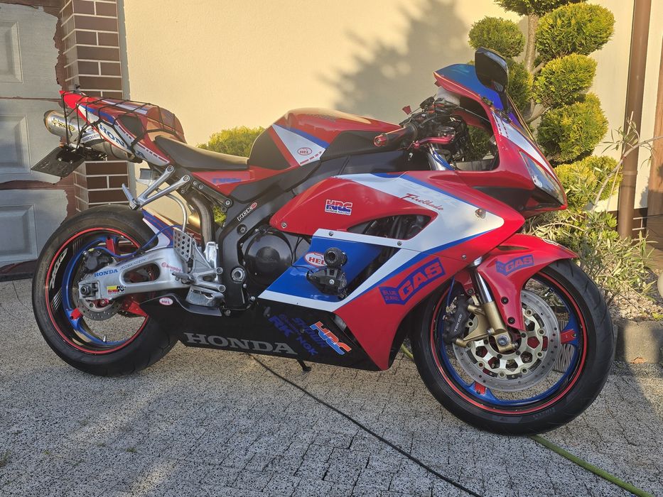 Honda CBR 1000 RR sc 57 w orginale HRC malowanie