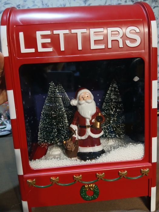 Новорічний декор інсталяція музична лускунчик адвент календар новогодн