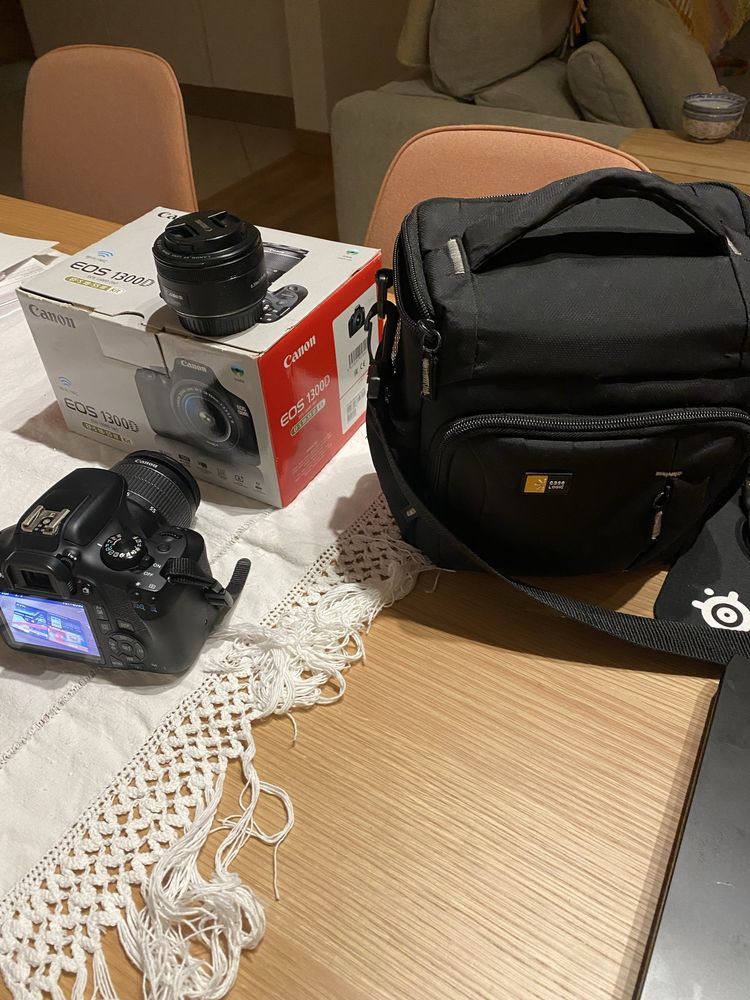 Canon 1300d com kit lens + lente 50 mm