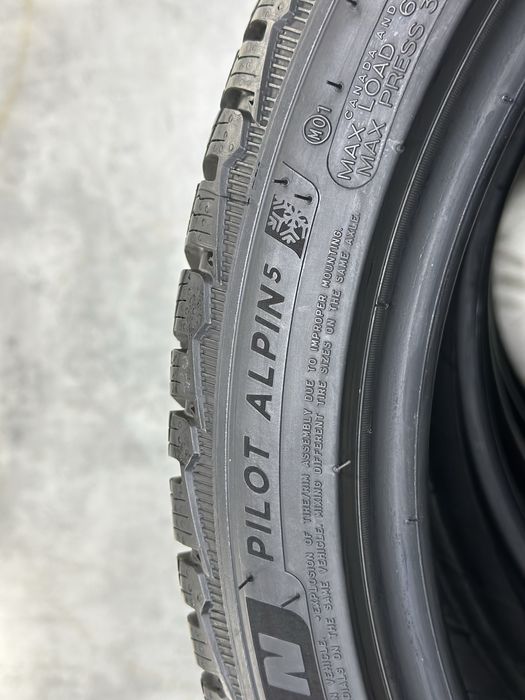 Зимові шини Michelin Pilot Alpin5 235/40 R18 95V XL MO1