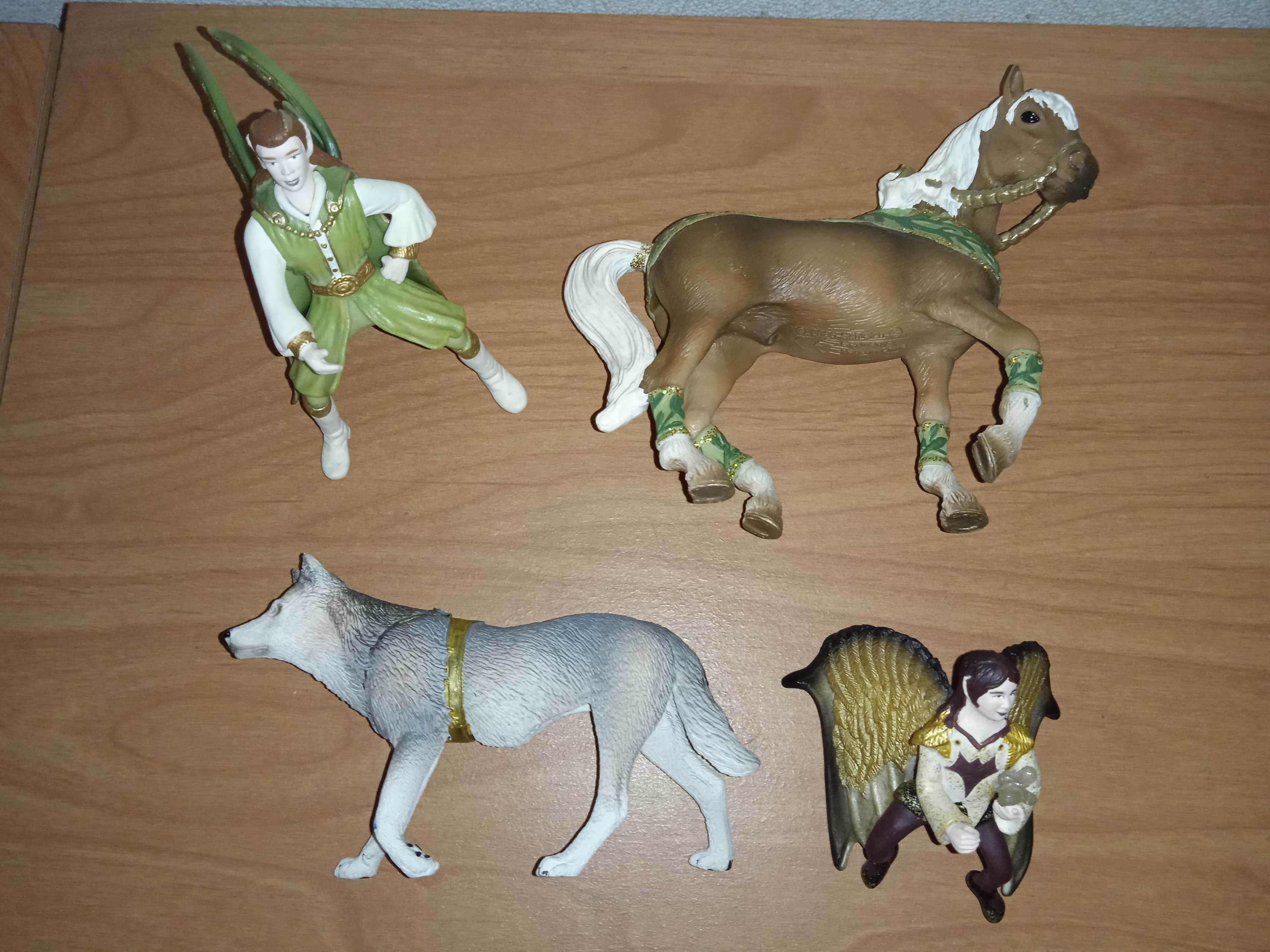 Zabawkowe figurki elfów
