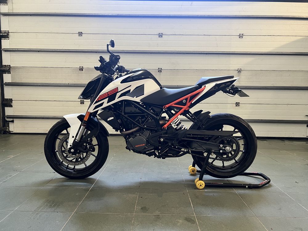 KTM Duke 125