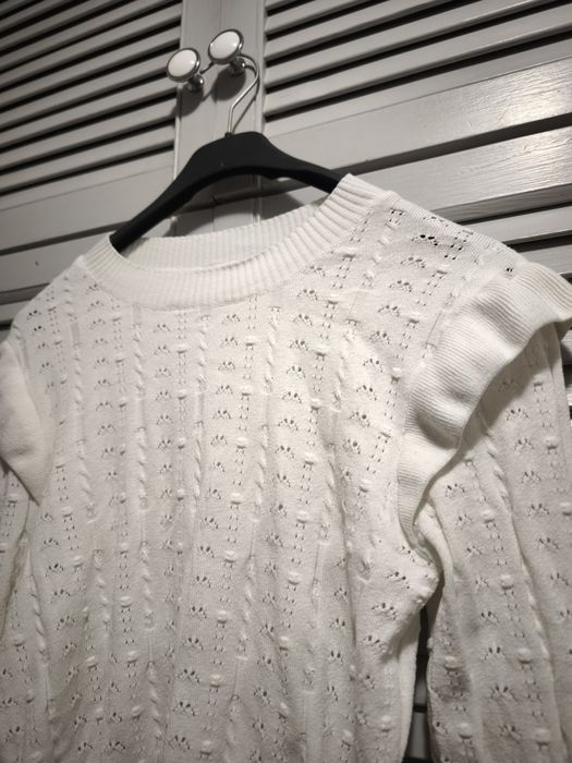 Elegancki biały sweterek XS dla kobiety lub dziewczyny