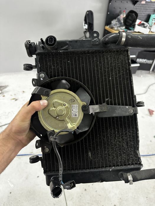 Peças Yamaha YZF R6 modelo carburador ano 2000